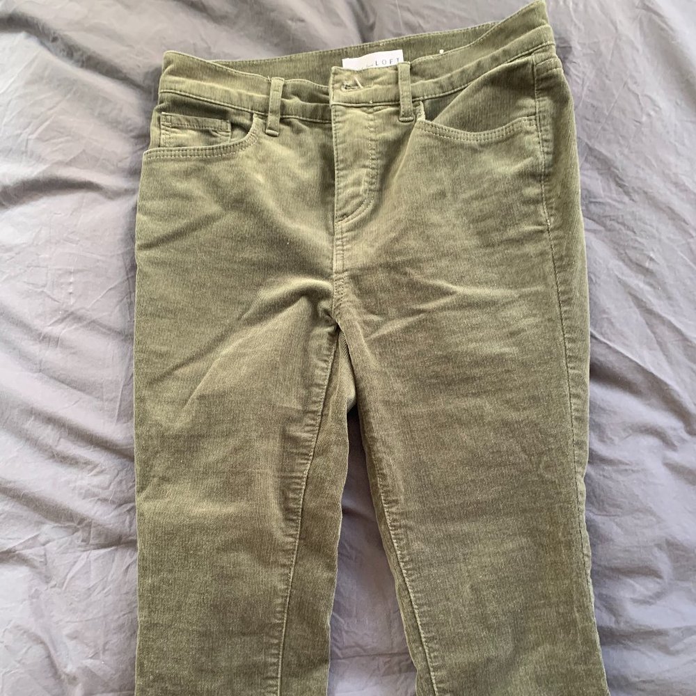 LOFT 25P green high waisted corduroy pants